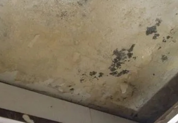 钦南阳台漏水维修公司分享下钦南卫生间渗水维修需要注意哪些问题。